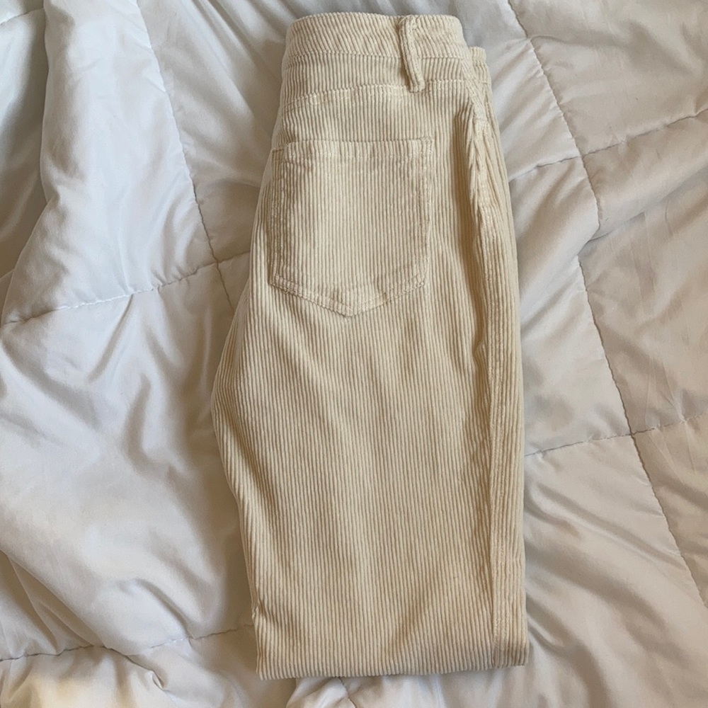 COPY - Hollister Ultra High Rise Corduroy Mom Pants